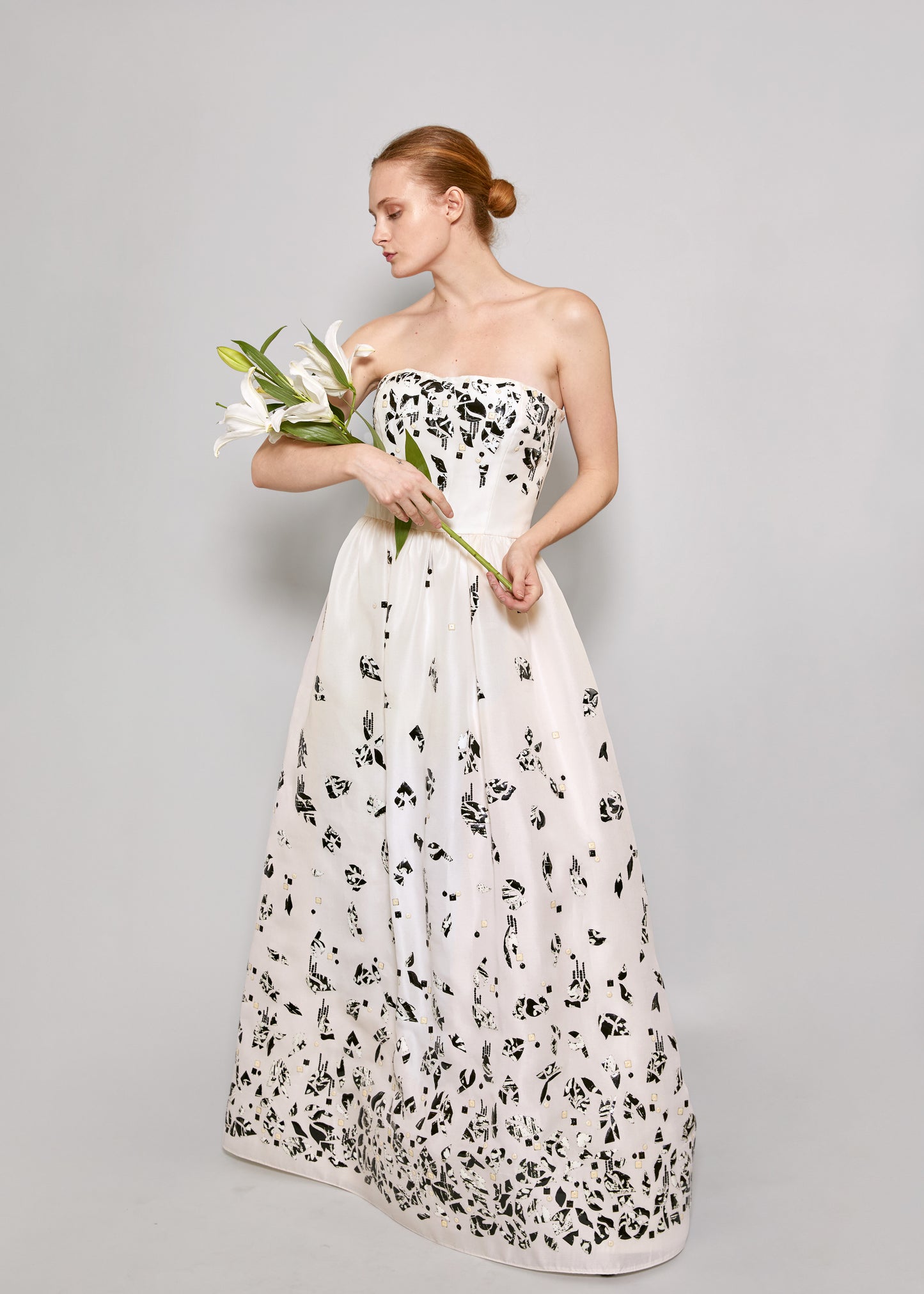 Oscar De La Renta White Strapless Gown with Ornamentation Resort 2010