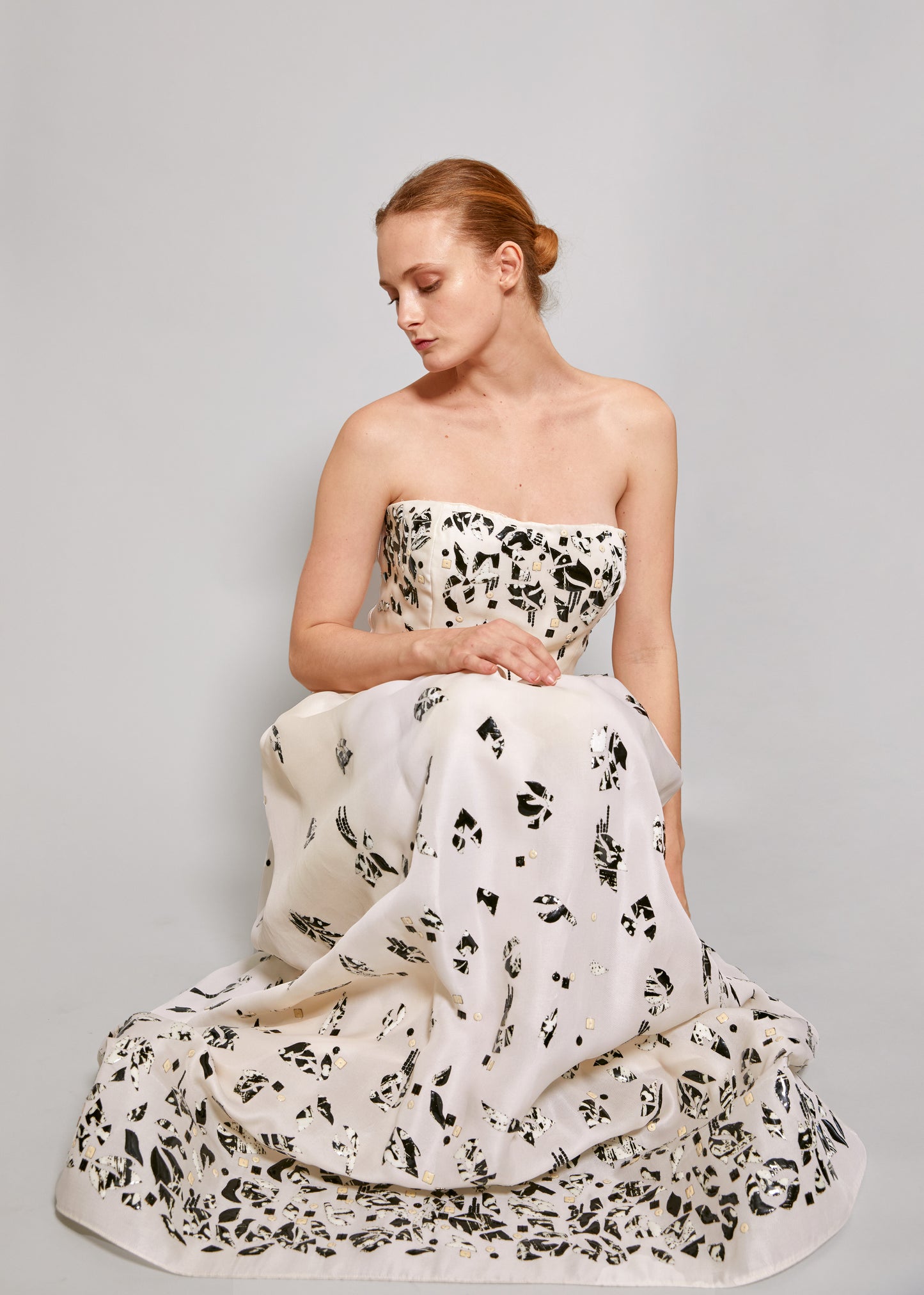 Oscar De La Renta White Strapless Gown with Ornamentation Resort 2010