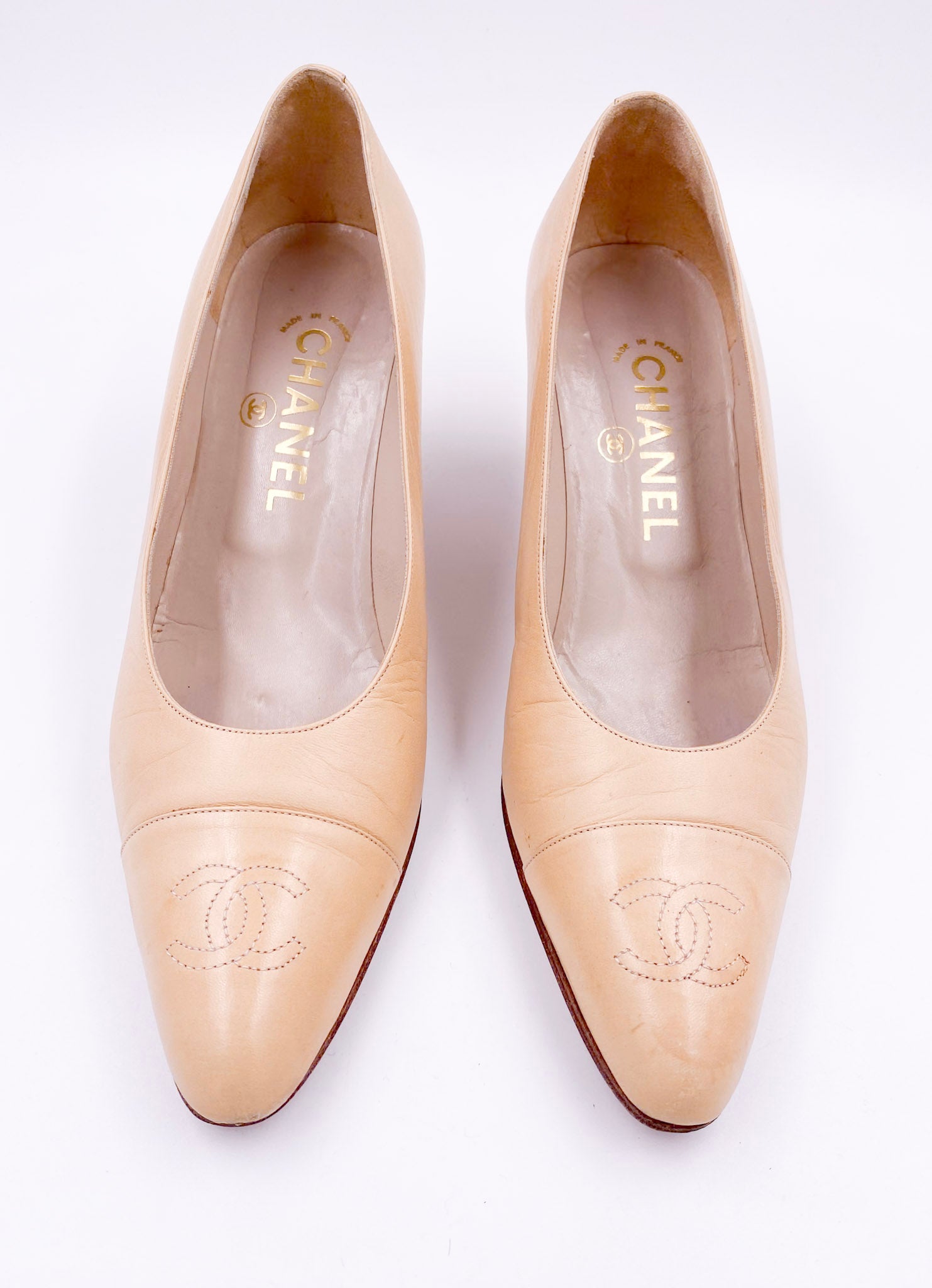 Chanel Pumps Off White With Off White Logo Toe - The Kit Vintage