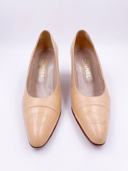 Chanel Pumps Off White With Off White Logo Toe - The Kit Vintage