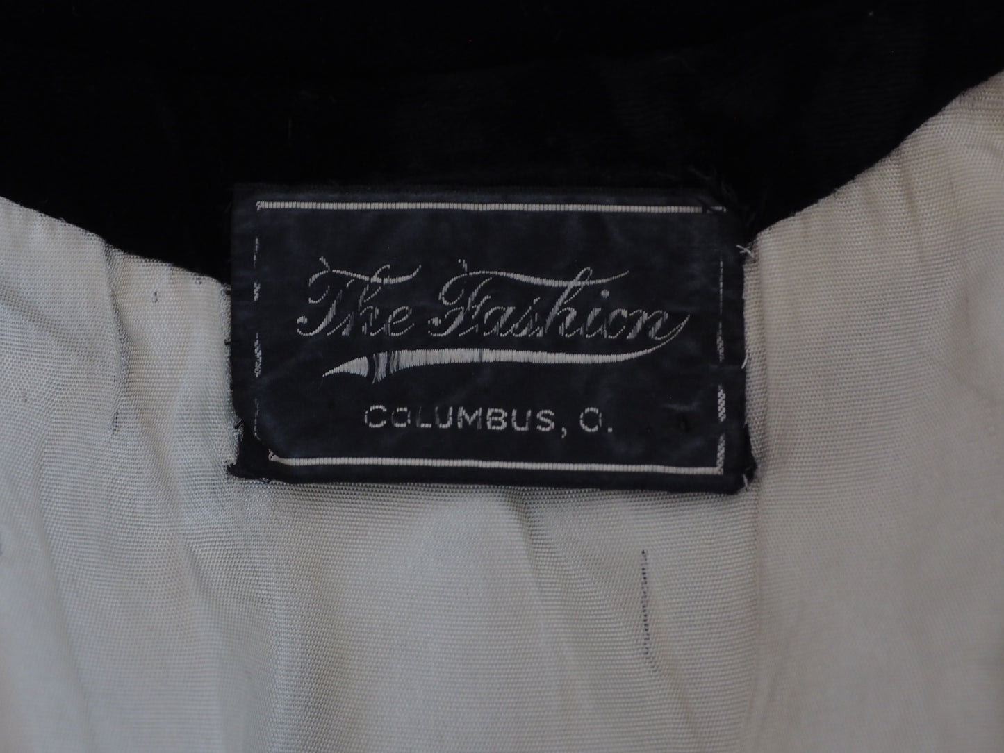 1940's Black Velvet Coat W/ White Fur Collar