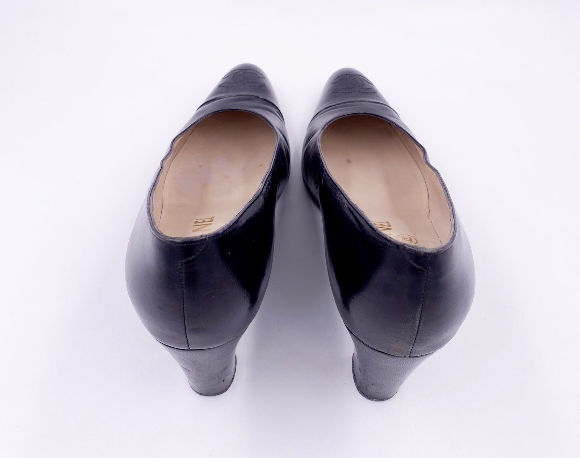 Chanel Pump Black with CC Toe - The Kit Vintage