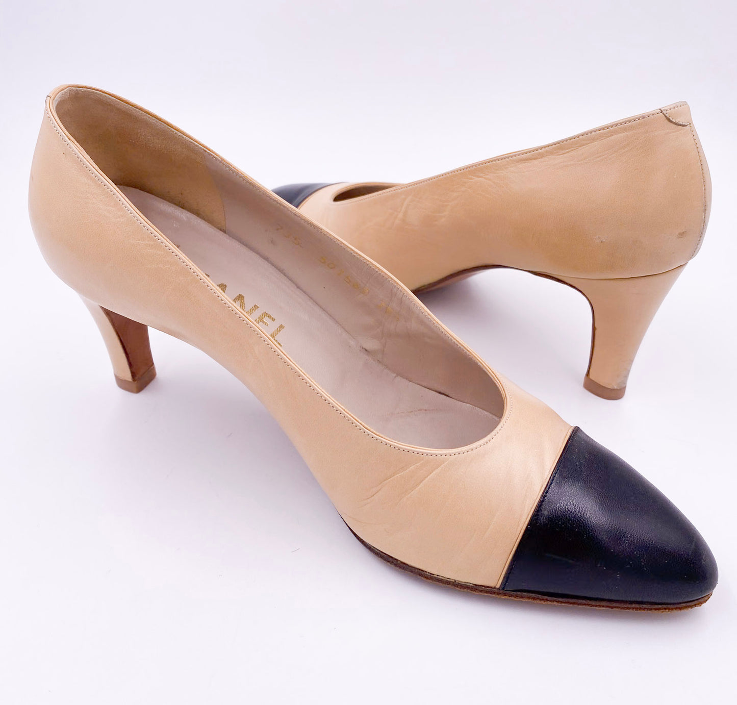 Chanel Pumps Off White With Black Leather Toe - The Kit Vintage