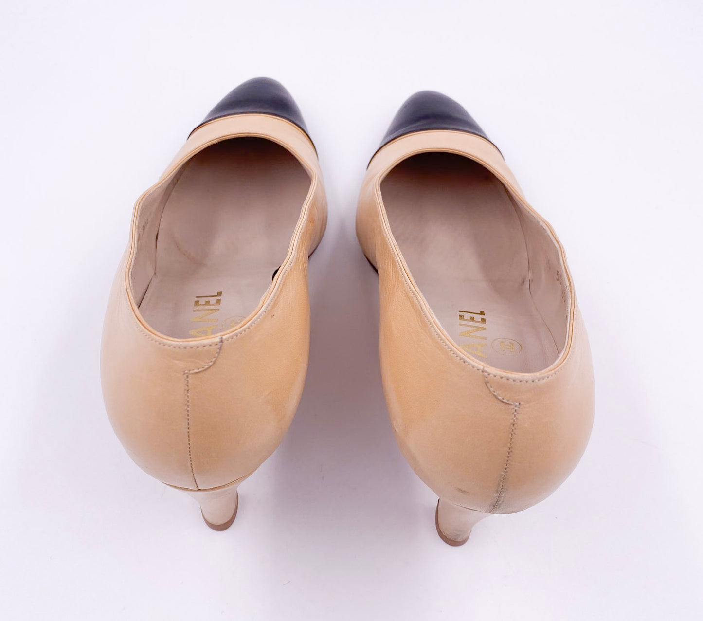 Chanel Pumps Off White With Black Leather Toe - The Kit Vintage