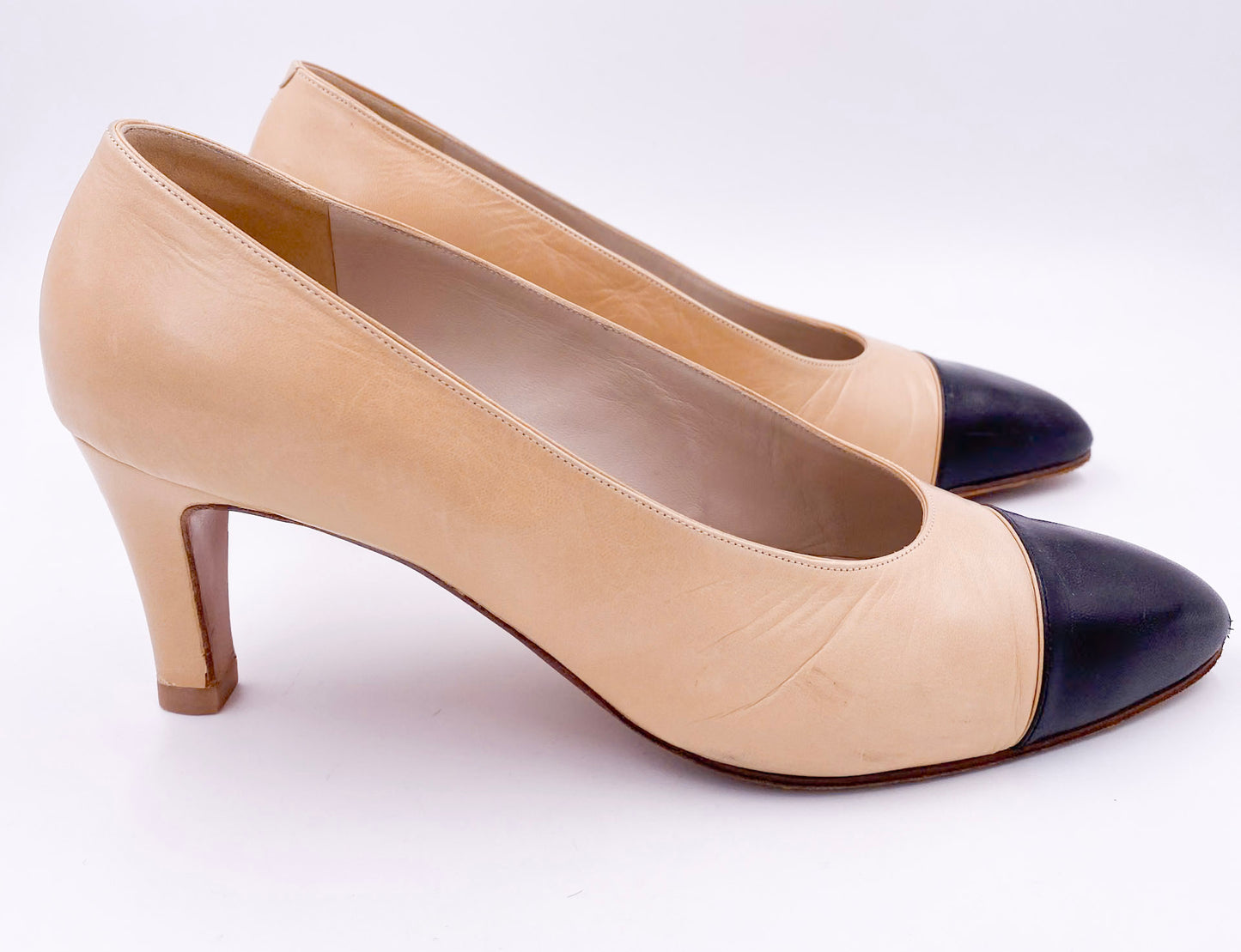 Chanel Pumps Off White With Black Leather Toe - The Kit Vintage