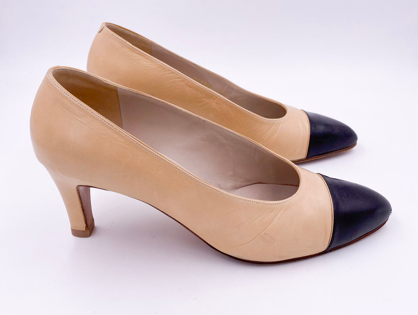 Chanel Pumps Off White With Black Leather Toe - The Kit Vintage