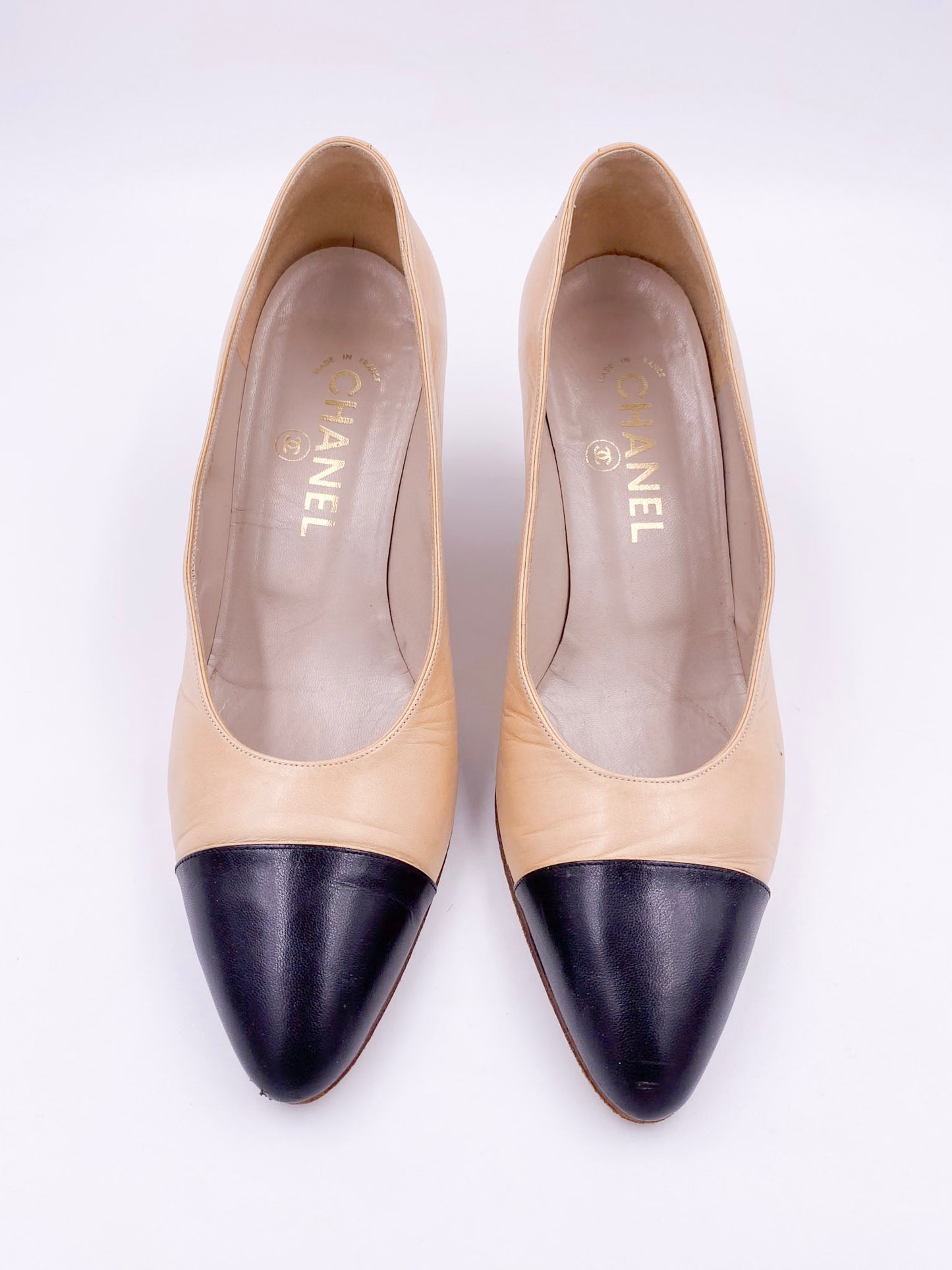Chanel Pumps Off White With Black Leather Toe - The Kit Vintage