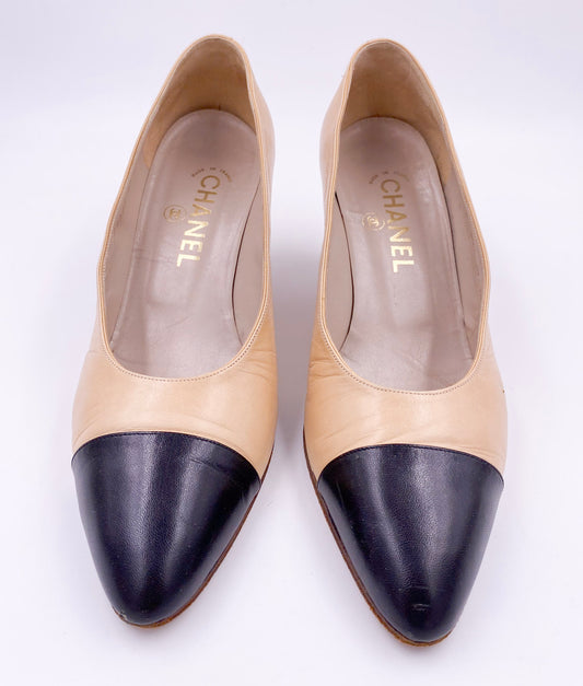 Chanel Pumps Off White With Black Leather Toe - The Kit Vintage