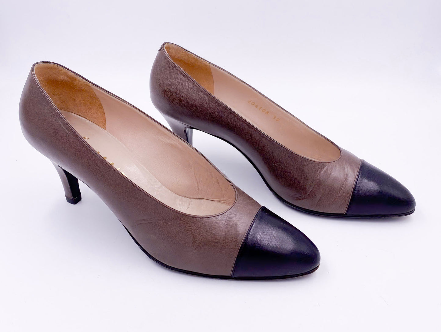 Chanel Pumps Taupe With Black Leather Toe