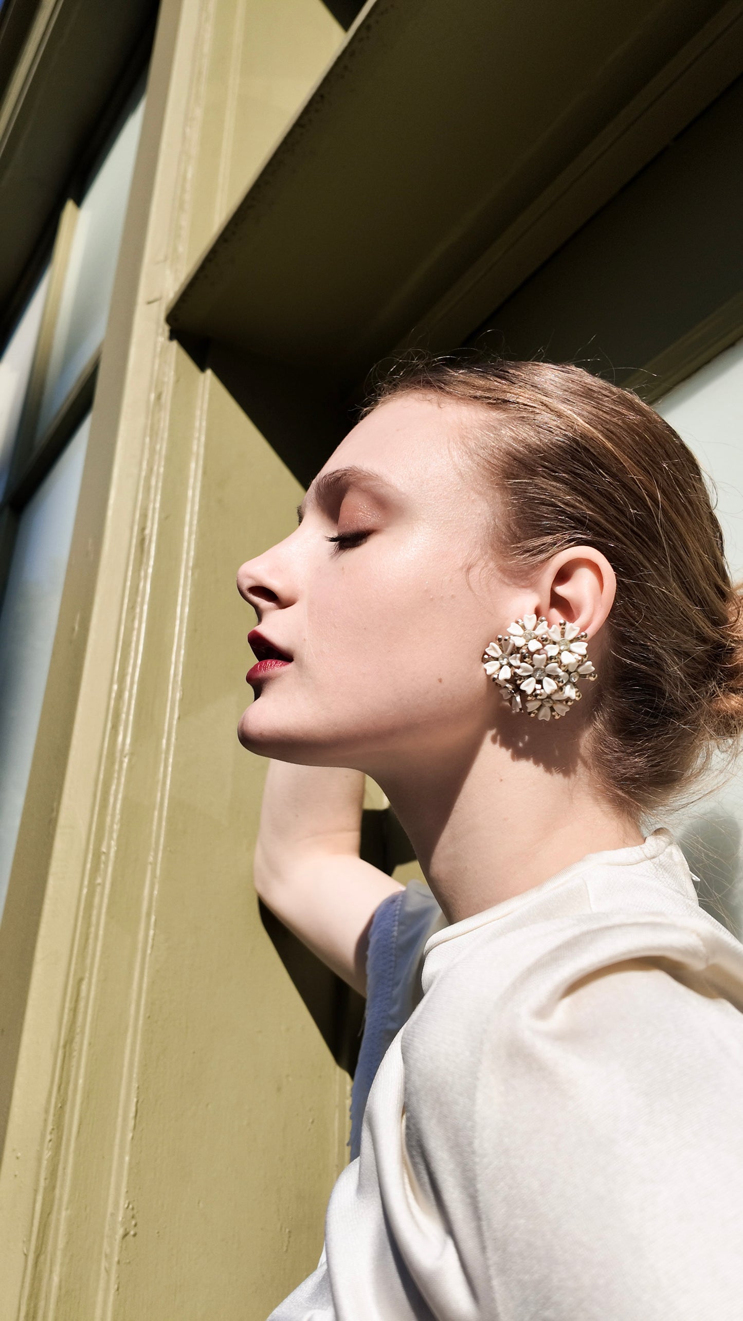Vintage White Floral Bouquet Cluster Earring
