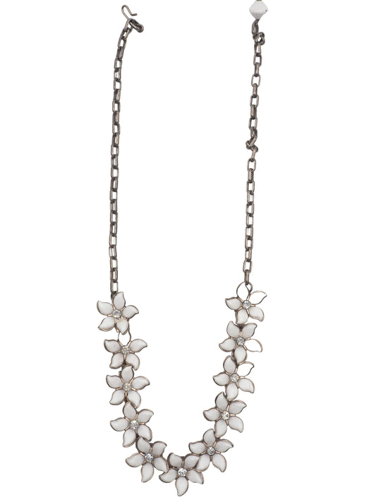 A vintage bridal silver-tone chain necklace featuring a row of white enamel flower blossoms with small clear rhinestone accents