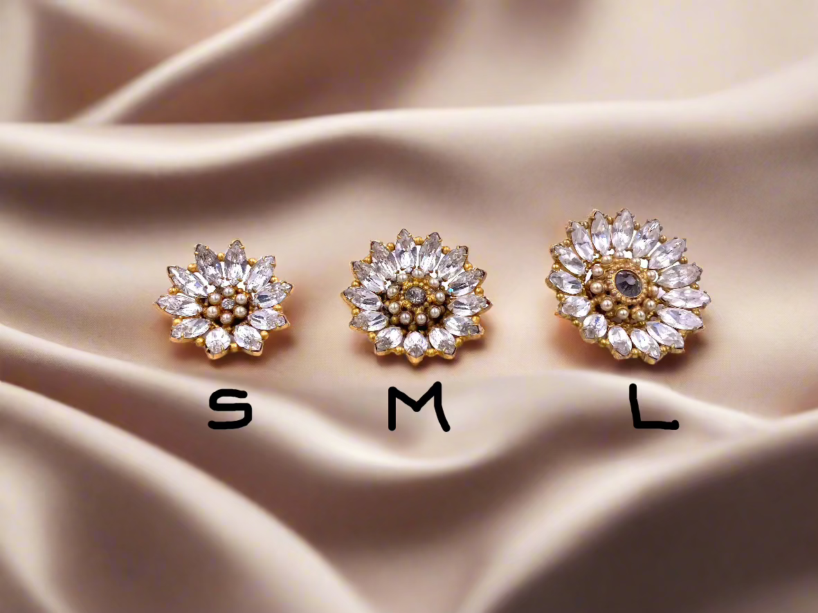 Small Rhinestone Flower Clip/Brooch - The Kit Vintage