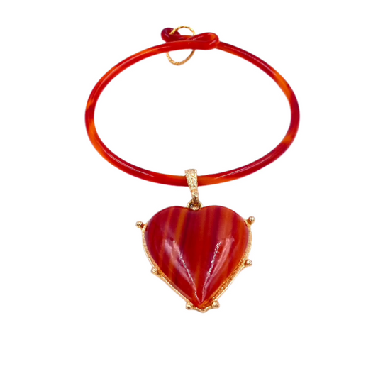 Vintage Faux Agate Heart Pendant Choker Necklace with Gold Trim - The Kit Vintage