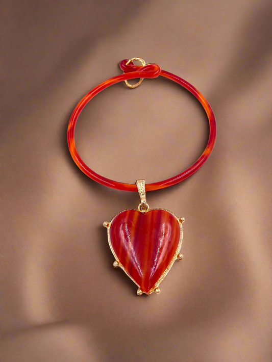 Vintage Faux Agate Heart Pendant Choker Necklace with Gold Trim - The Kit Vintage