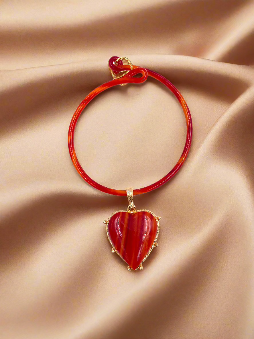 Vintage Faux Agate Heart Pendant Choker Necklace with Gold Trim