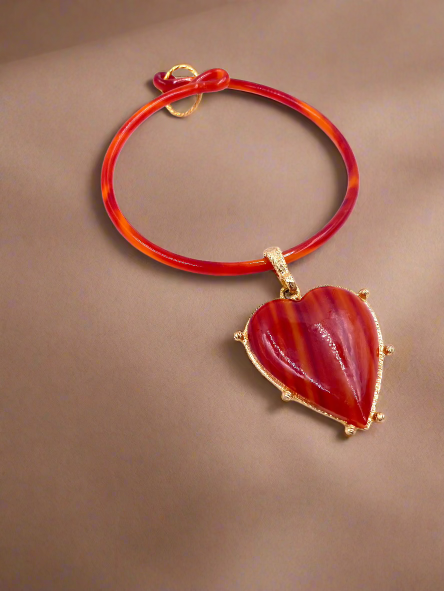 Vintage Faux Agate Heart Pendant Choker Necklace with Gold Trim - The Kit Vintage