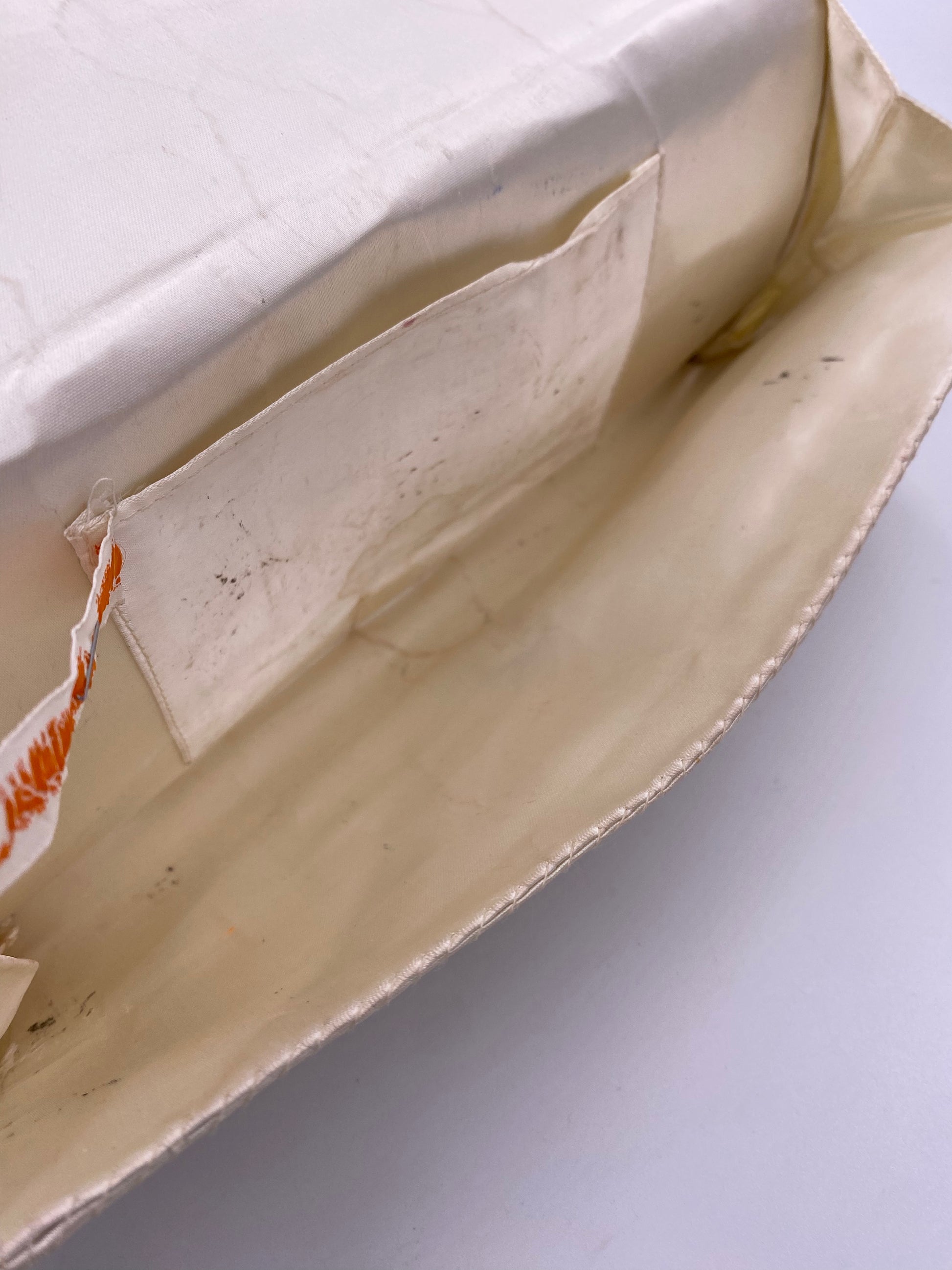 La Regale Vintage Handmade White Beaded & Sequin Clutch - The Kit Vintage