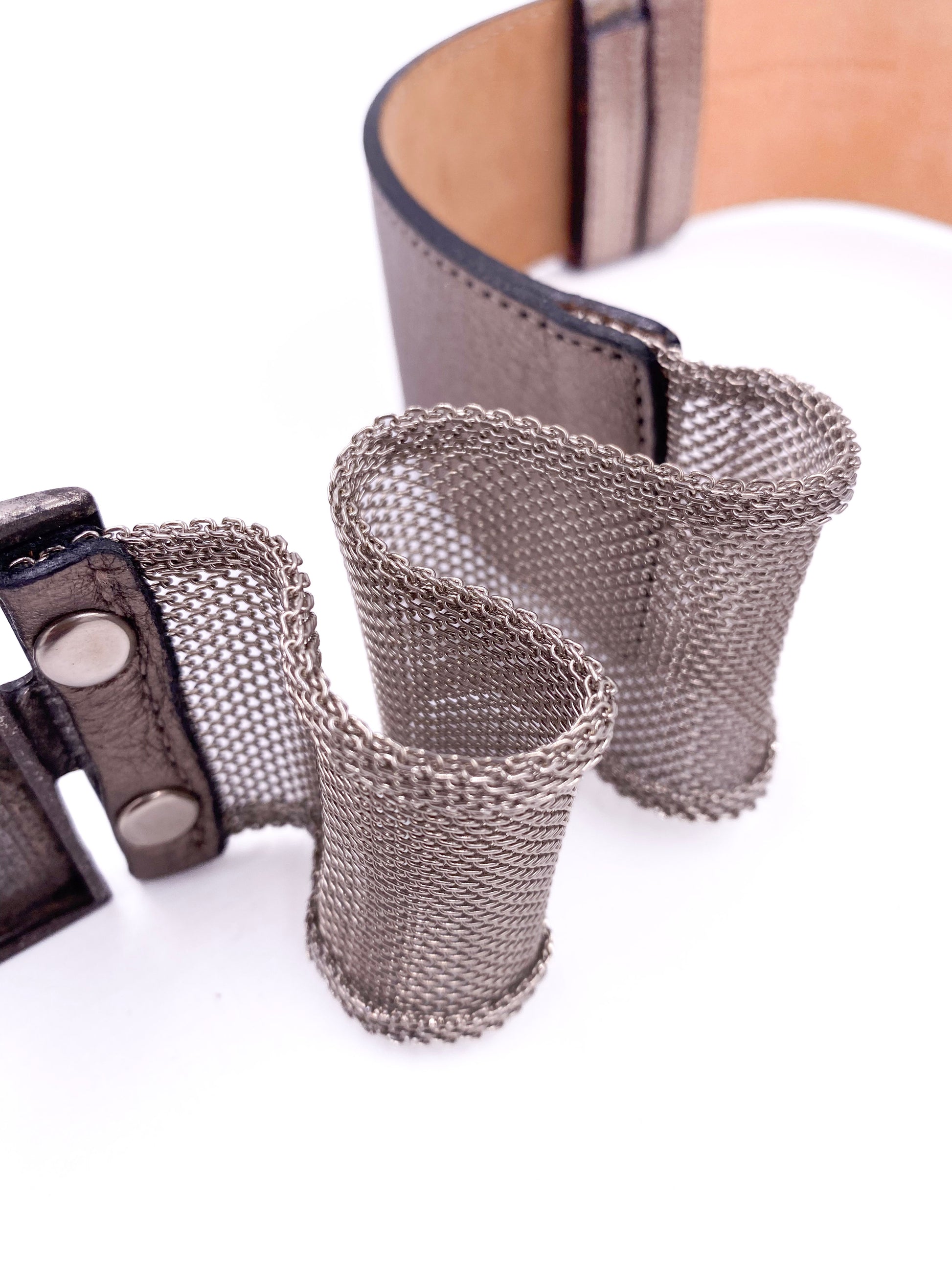 Streets Ahead Silver Leather and Metal Mesh Belt - The Kit Vintage