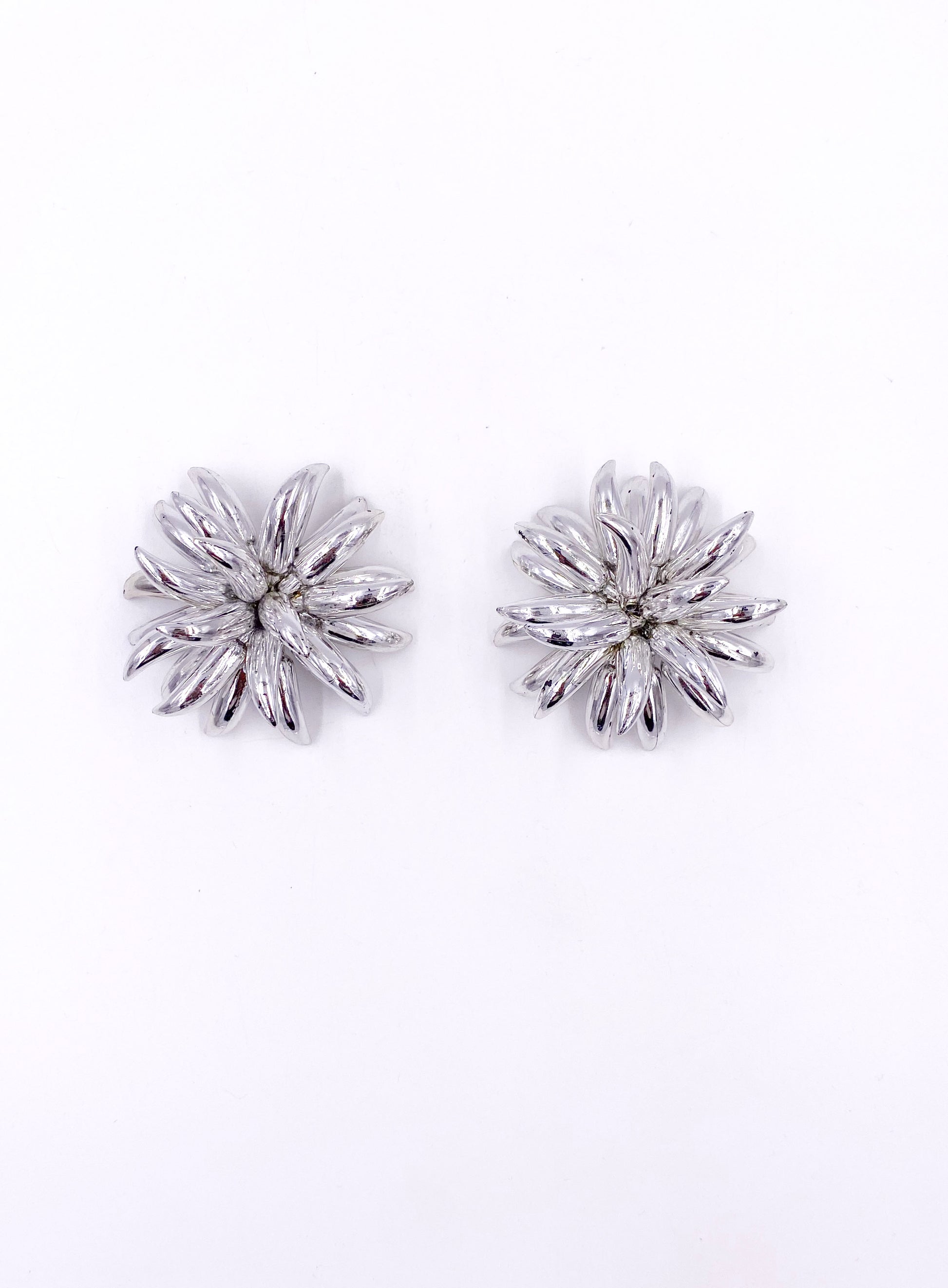Silver 3D Palm Tree Large Clip-On Earrings - The Kit Vintage