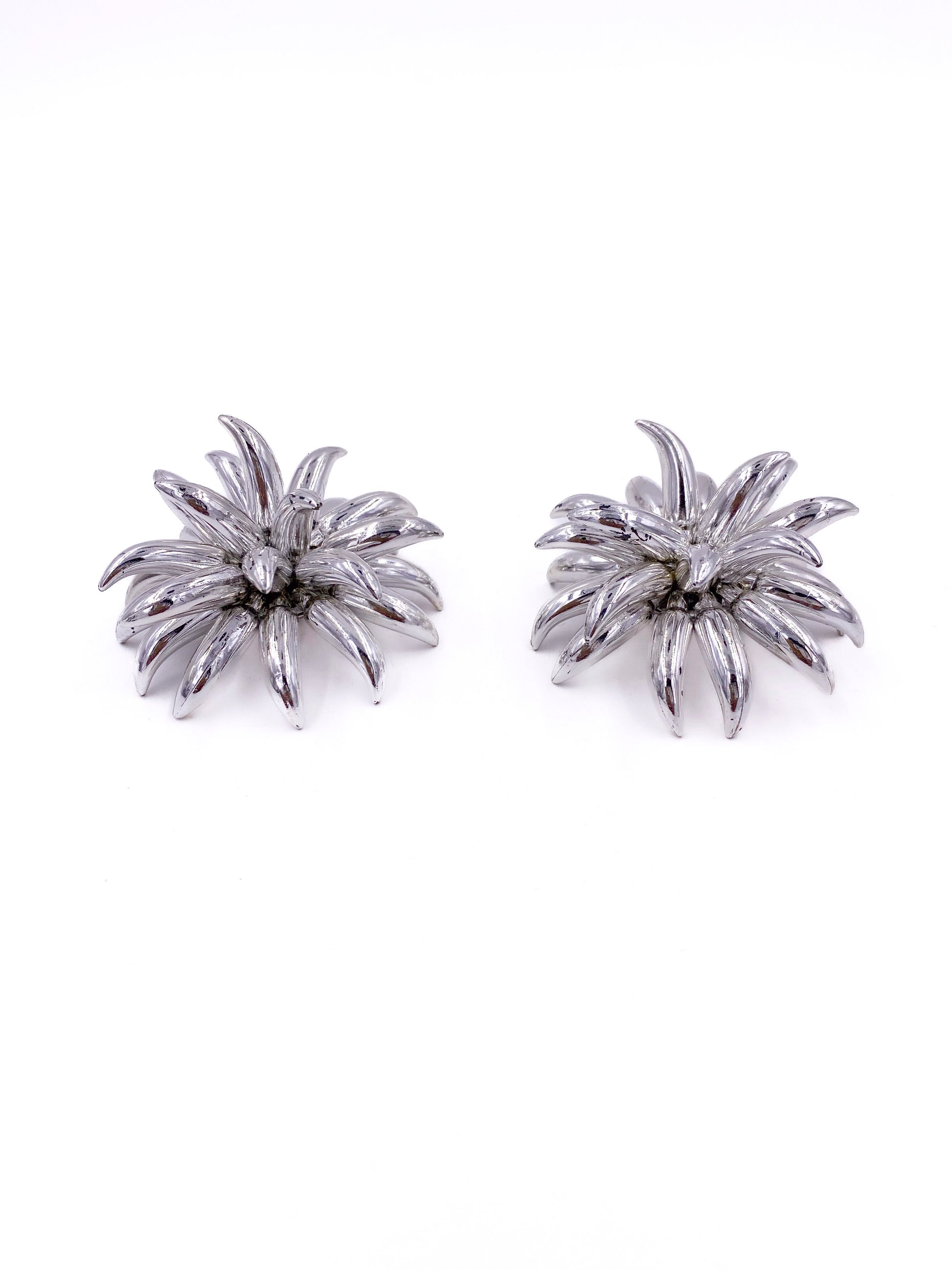 Silver 3D Palm Tree Large Clip-On Earrings - The Kit Vintage