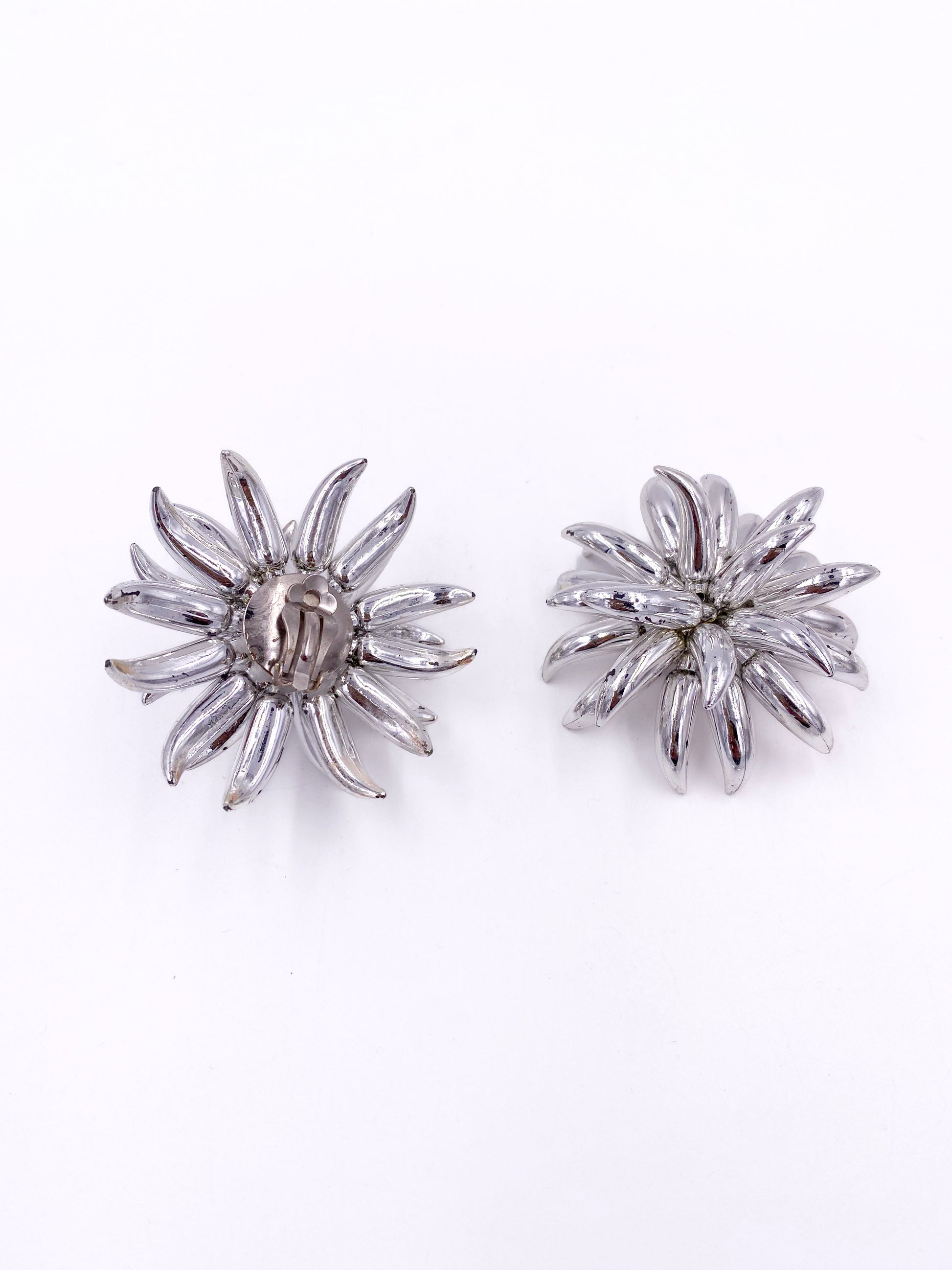 Silver 3D Palm Tree Large Clip-On Earrings - The Kit Vintage