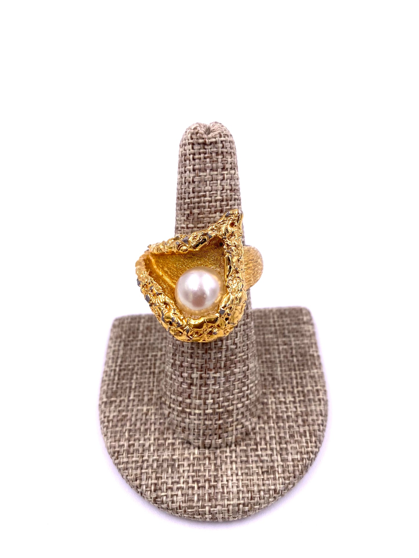 Jomaz Oyster Ring with Pearl