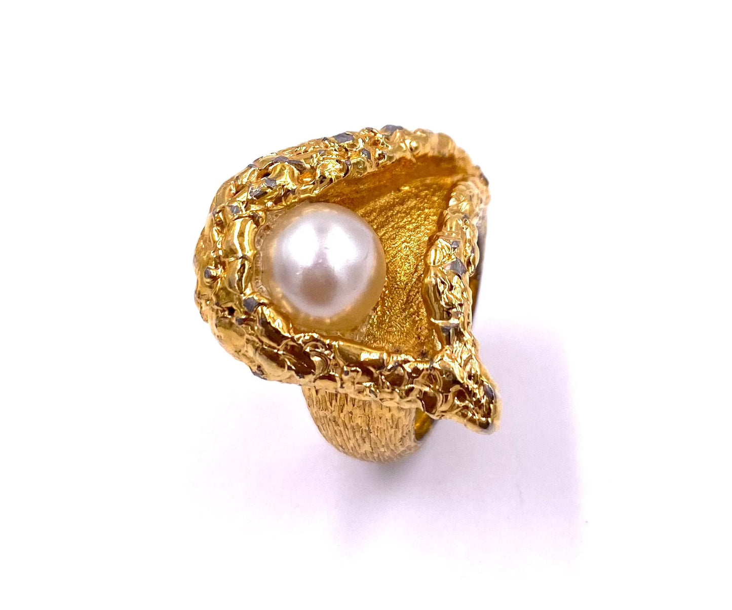 Jomaz Oyster Ring with Pearl