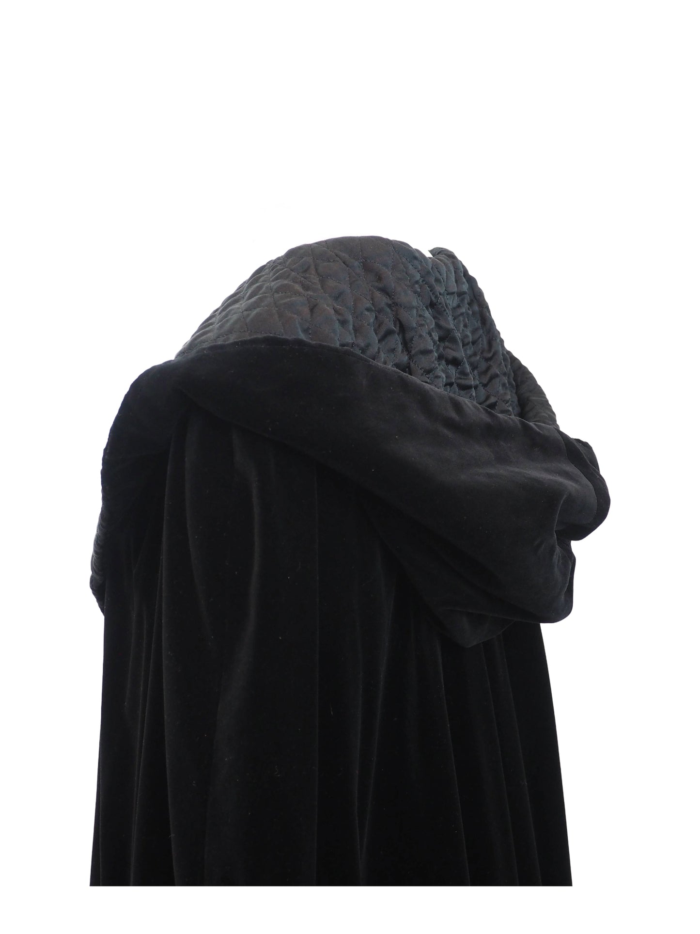 ninaricci-blackvelvetcape