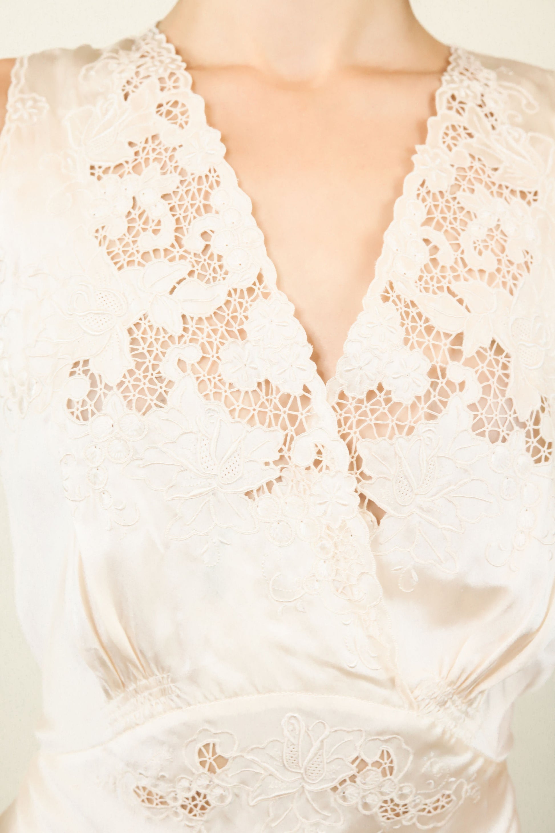 Ivory Silk and Lace Dress and Robe Set - The Kit Vintage