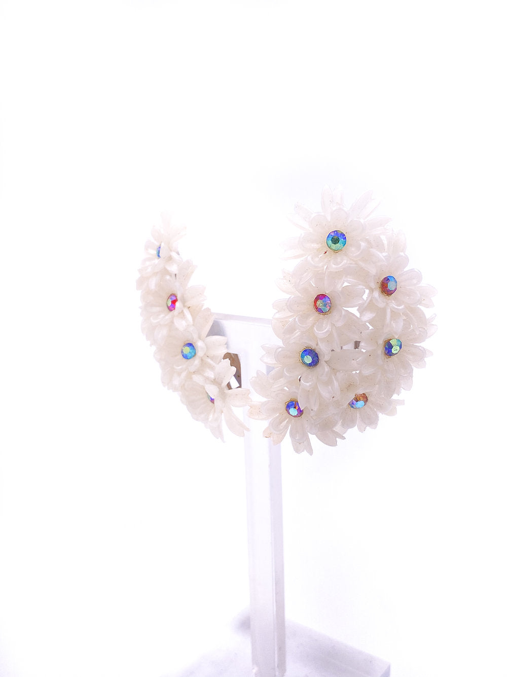 White Floral Climber Earrings - Clip On - The Kit Vintage