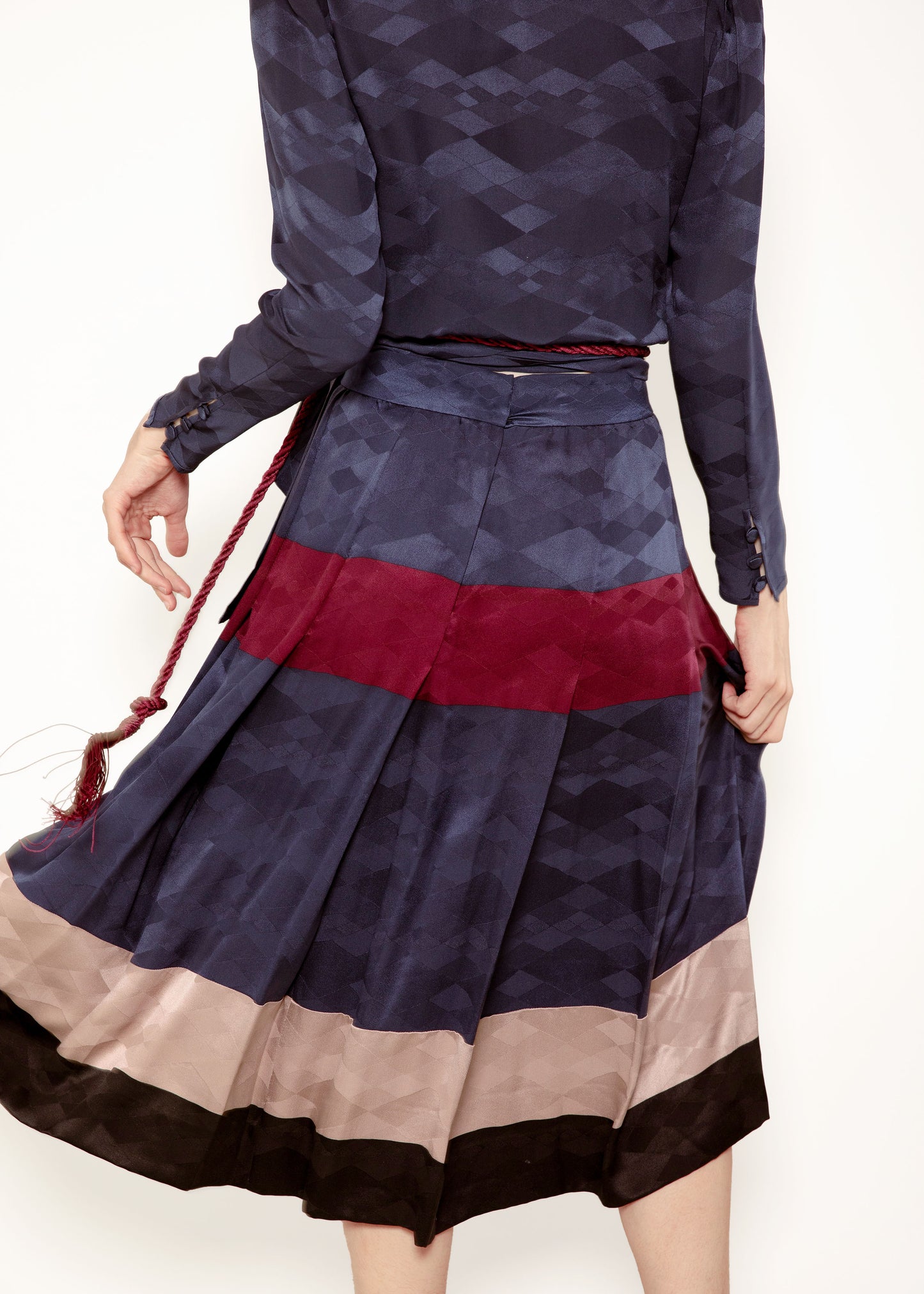 Amen Wardy Silk Set with Tassel Belt