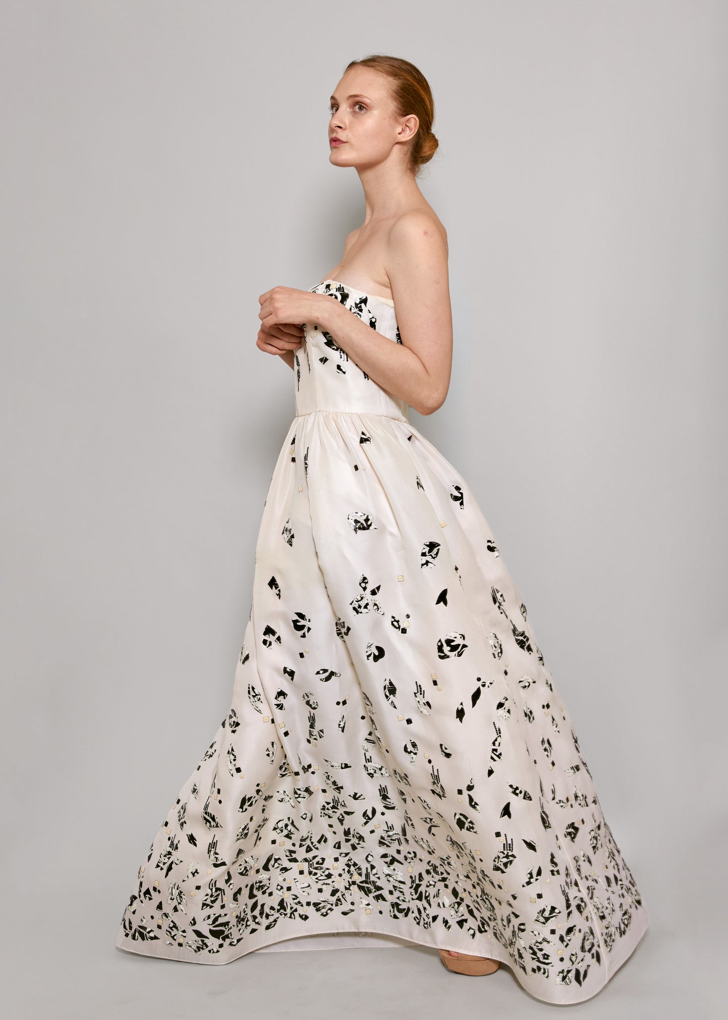 Oscar De La Renta White Strapless Gown with Ornamentation Resort 2010