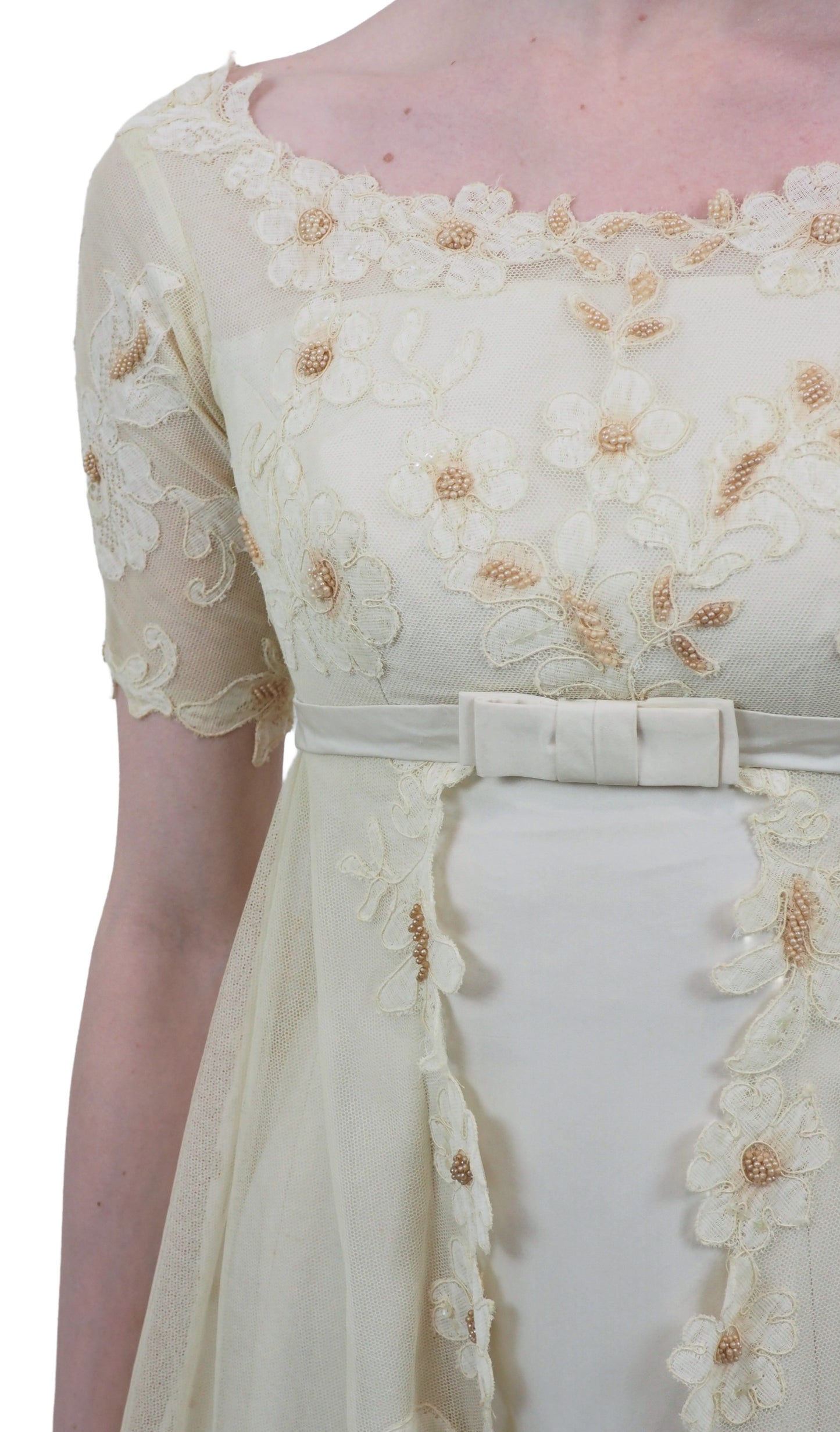 1960's Wedding Gown w Floral Applique & Train