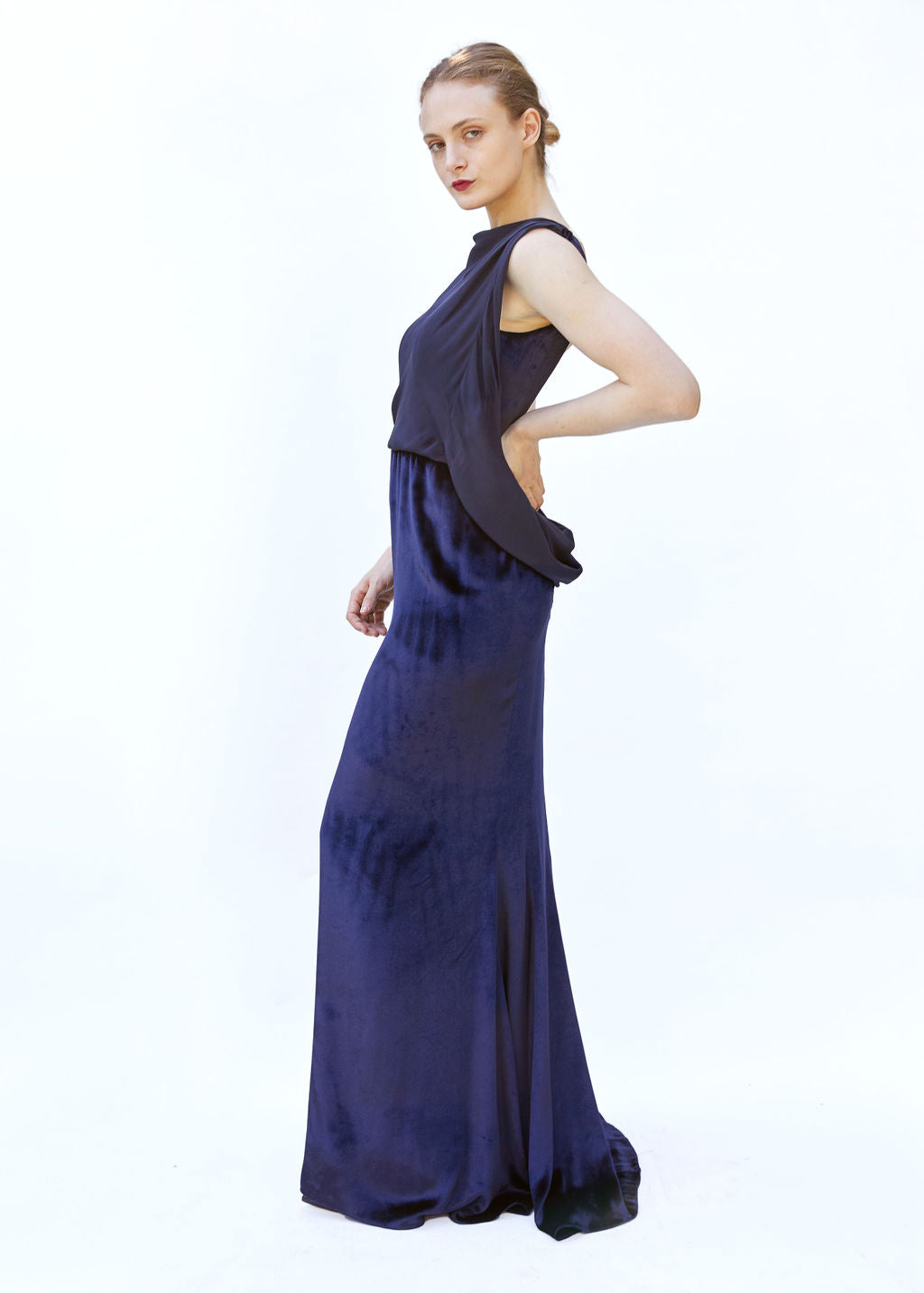 Oscar De La Renta Navy Velvet & Chiffon Gown