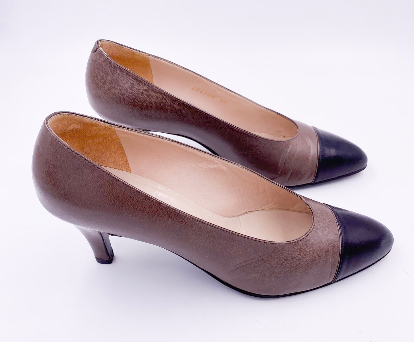 Chanel Pumps Taupe With Black Leather Toe