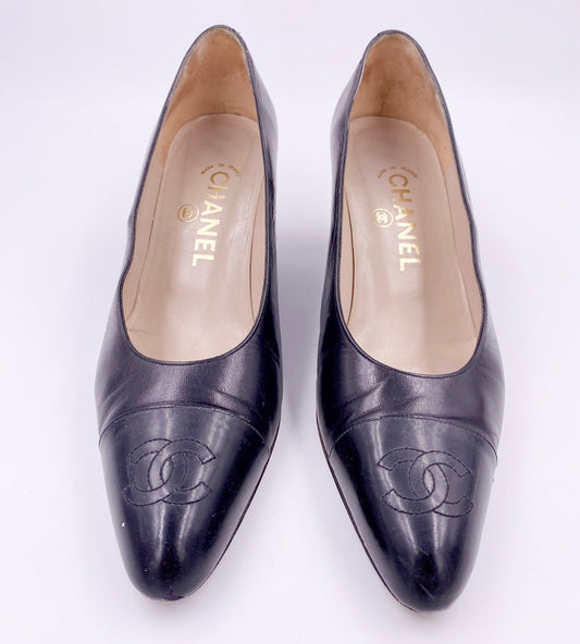 Chanel Pump Black with CC Toe - The Kit Vintage