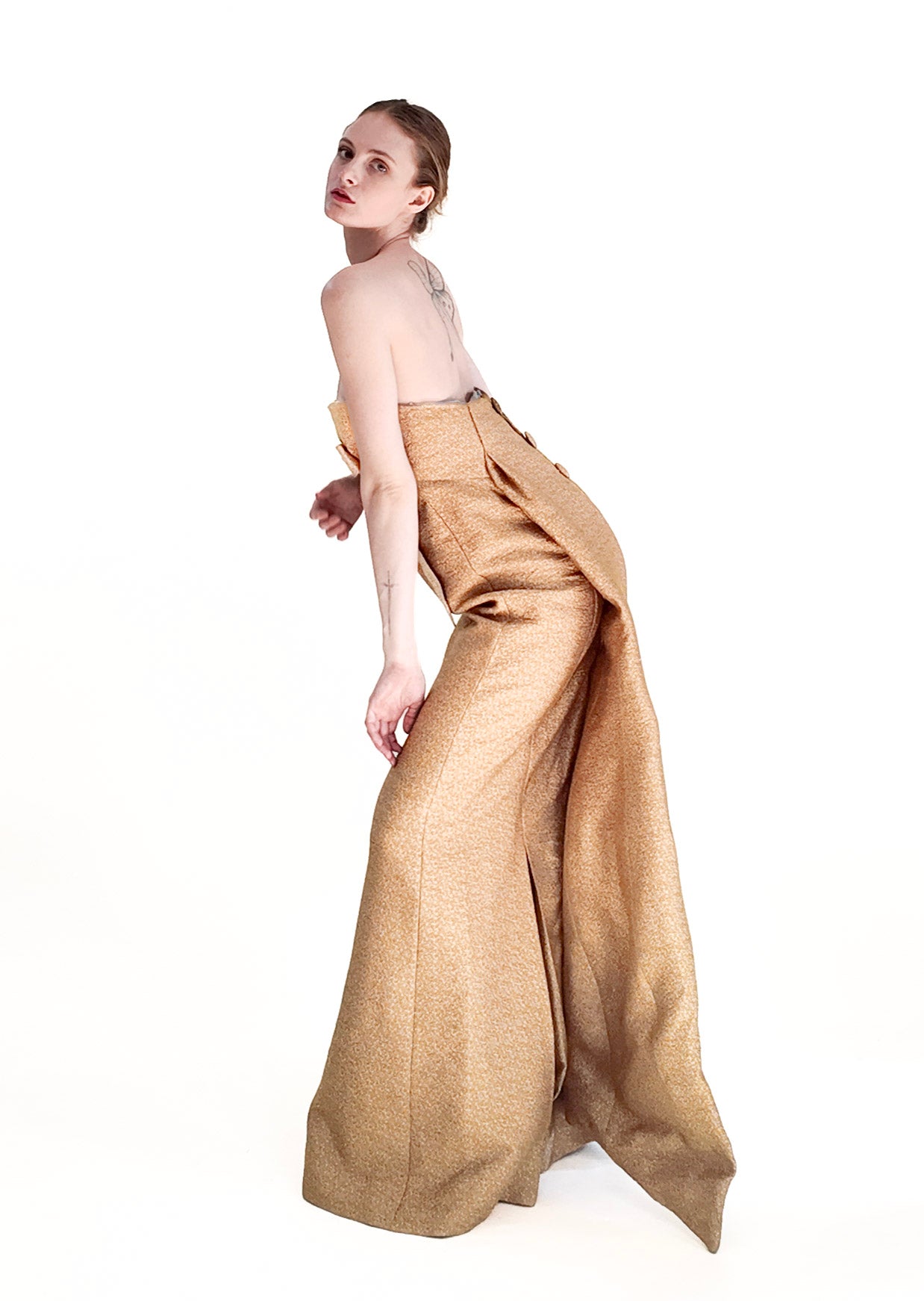 Nina Ricci Fall 2008 Strapless Gold Gown with Large Bow Runway Look #49