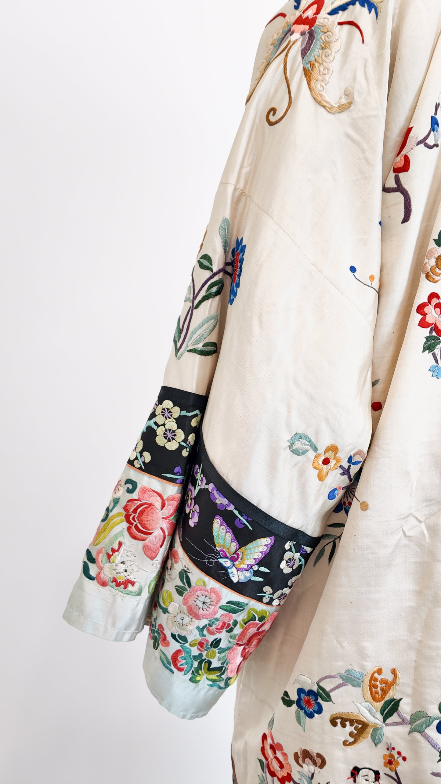 Vintage Beige Silk Embroidered Japanese Kimono Coat