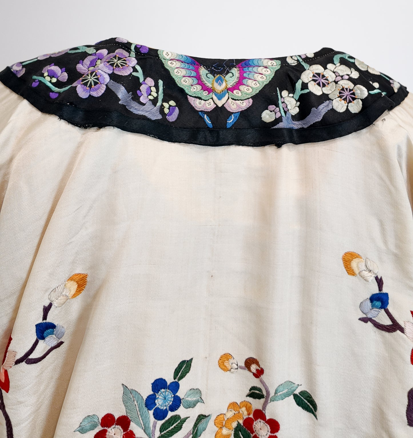 Vintage Beige Silk Embroidered Japanese Kimono Coat