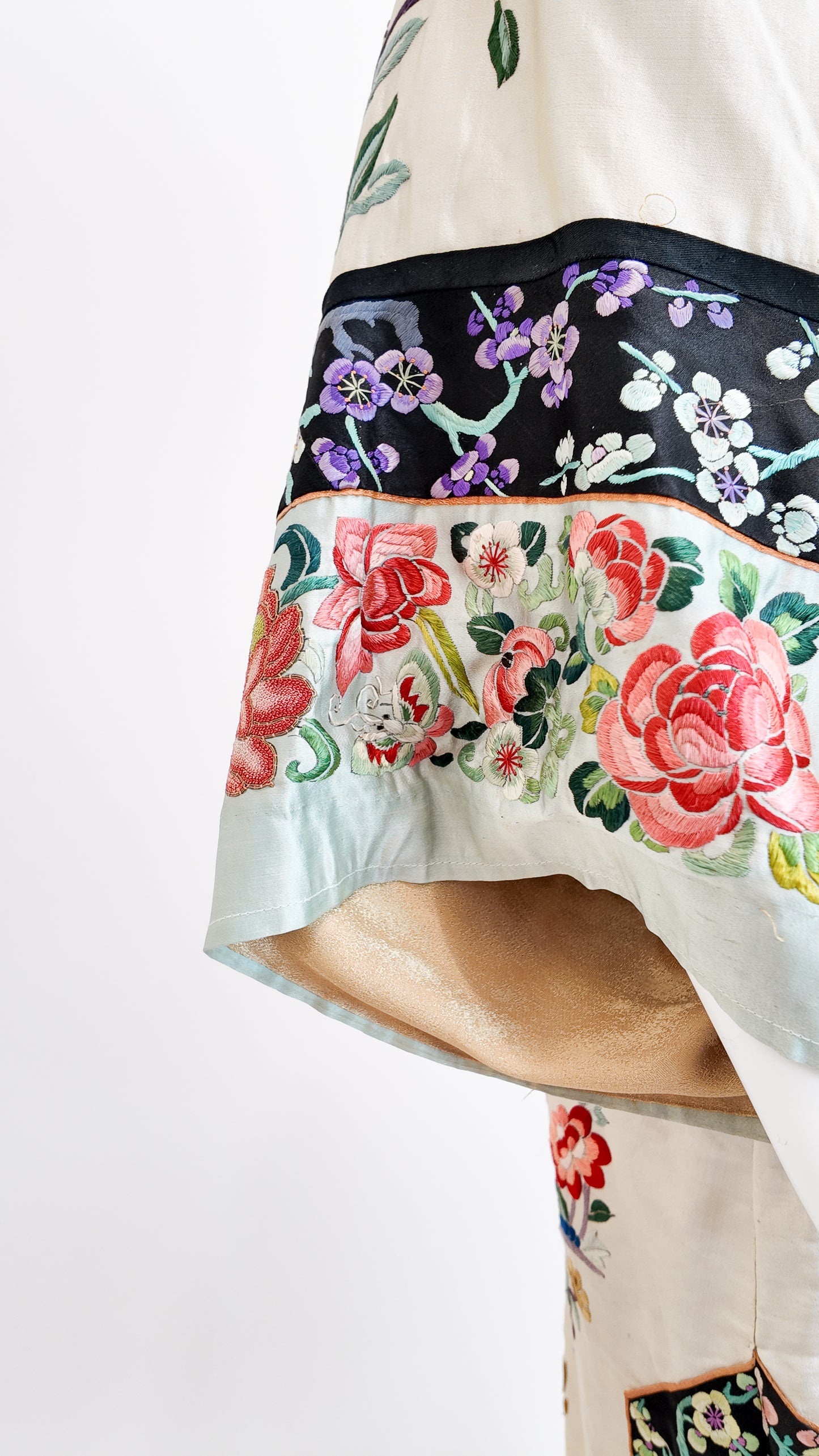 Vintage Beige Silk Embroidered Japanese Kimono Coat