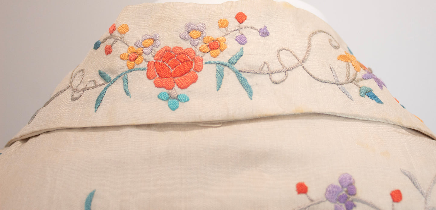 Cream 1940's Floral Embroidered Silk Blazer