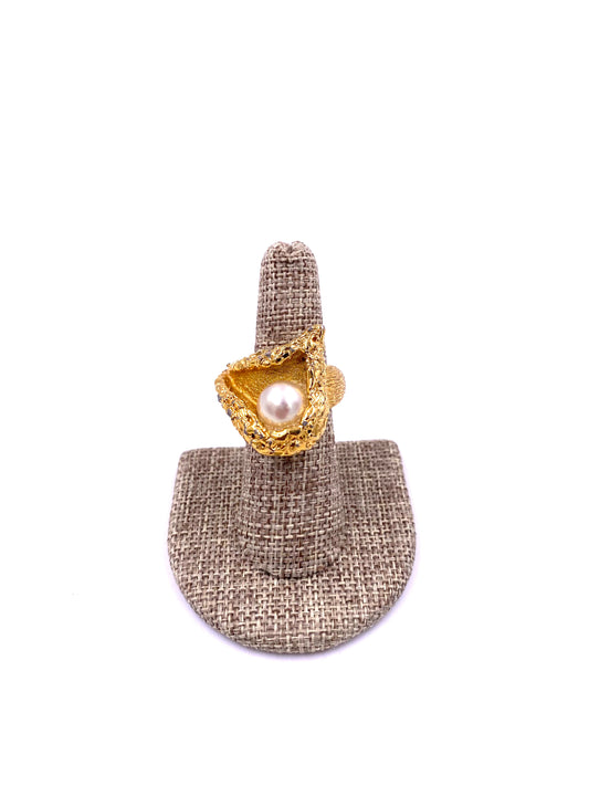 Jomaz Oyster Ring with Pearl - The Kit Vintage
