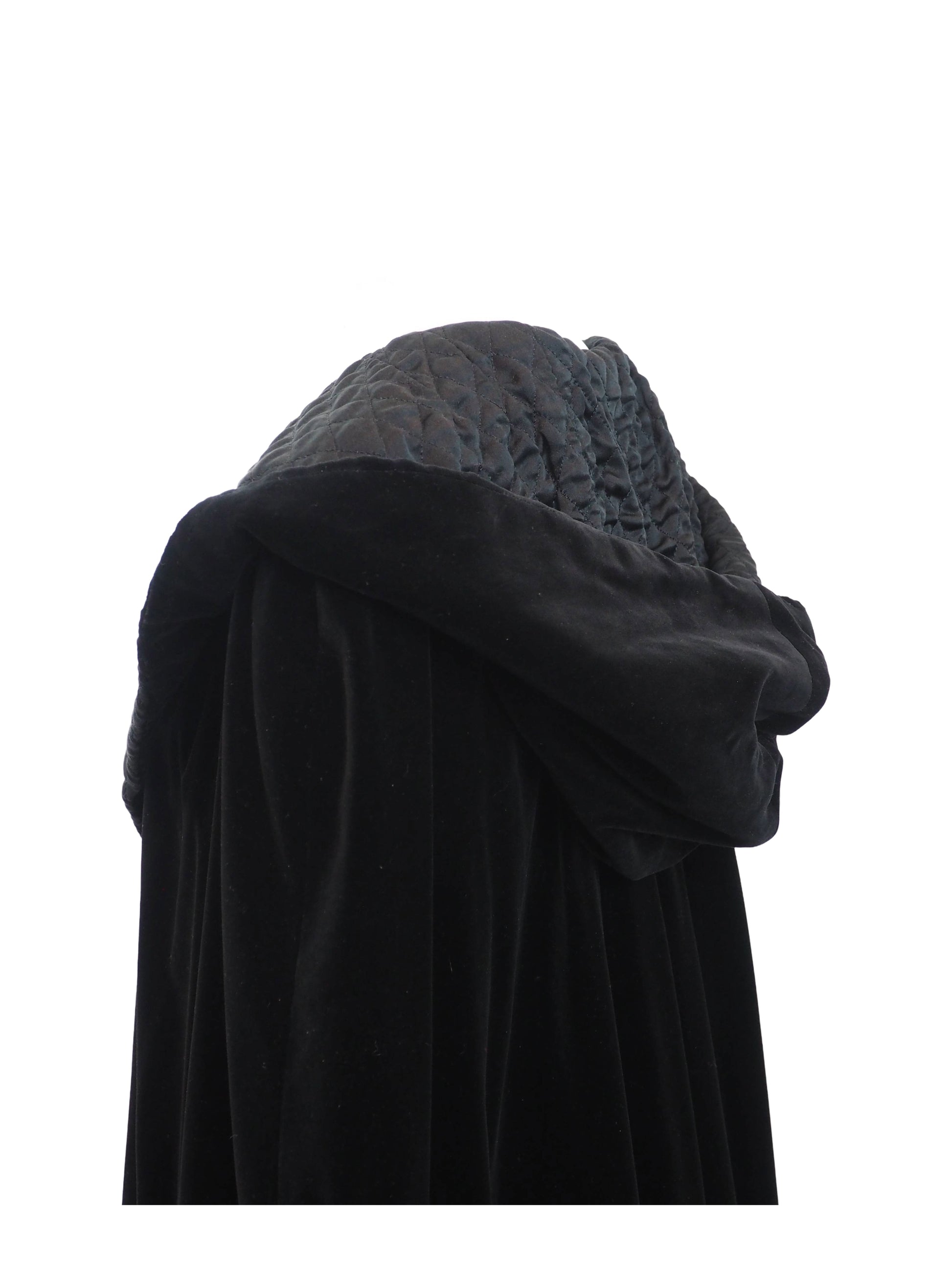 ninaricci-blackvelvetcape