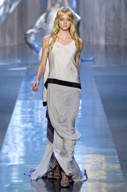 Nina Ricci by Olivia Theyskens Spring 2008 Silk Gown W/ Train runway image