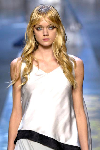 Nina Ricci by Olivia Theyskens Spring 2008 Silk Gown W/ Train closeup of model runway image