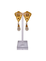 Load image into Gallery viewer, Gold W/ Pearl Drop Earring
