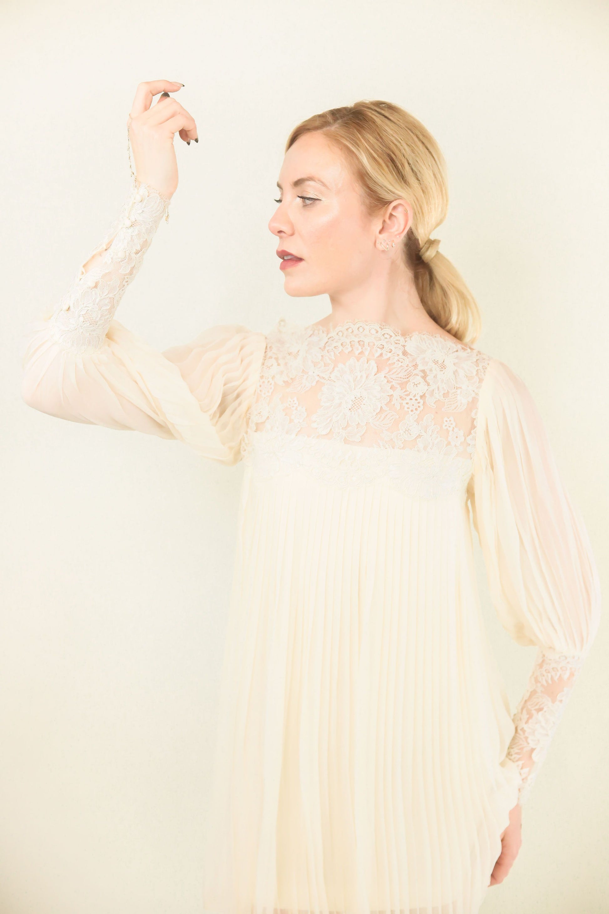 Cream Pleated and Lace Mini Dress The Kit Vintage Cream Pleated and Lace Mini Dress The Kit Vintage